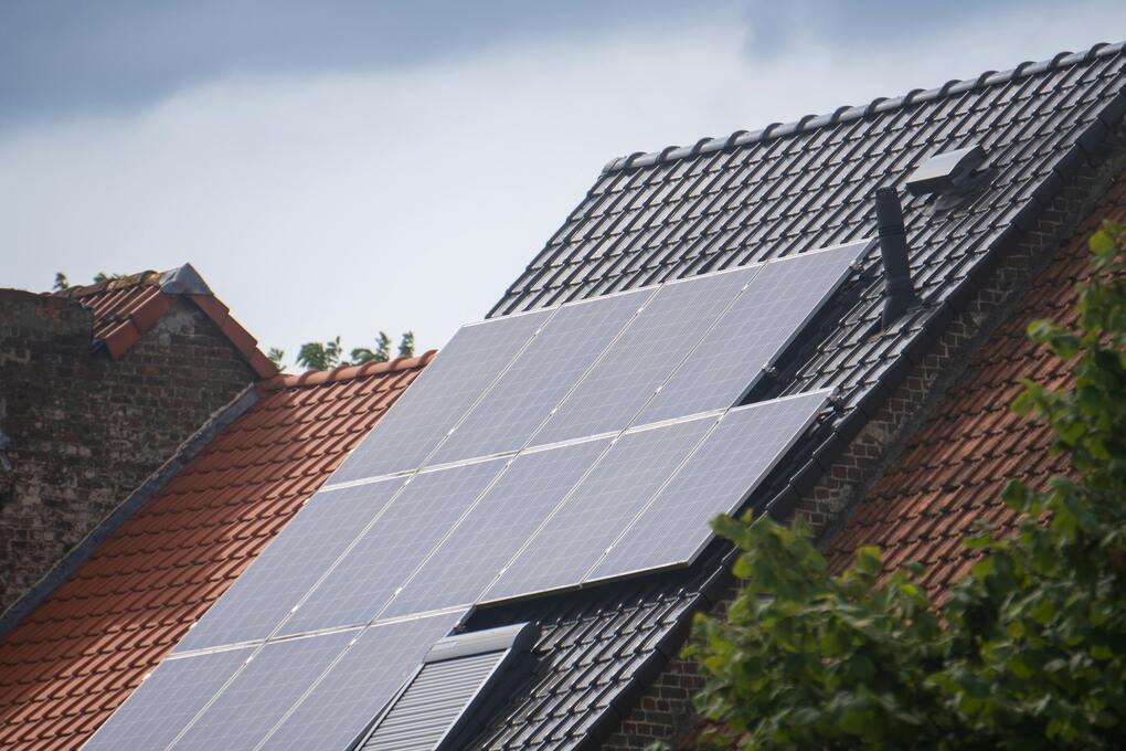 Why More Boston-Area Homeowners Are Pairing Roofing and Solar Projects